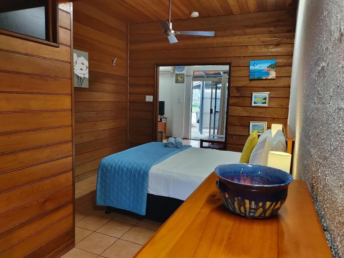 Beachside Cottage - A Private Peaceful Hidden Gem 50M To Beach Nelly Bay Apartamento